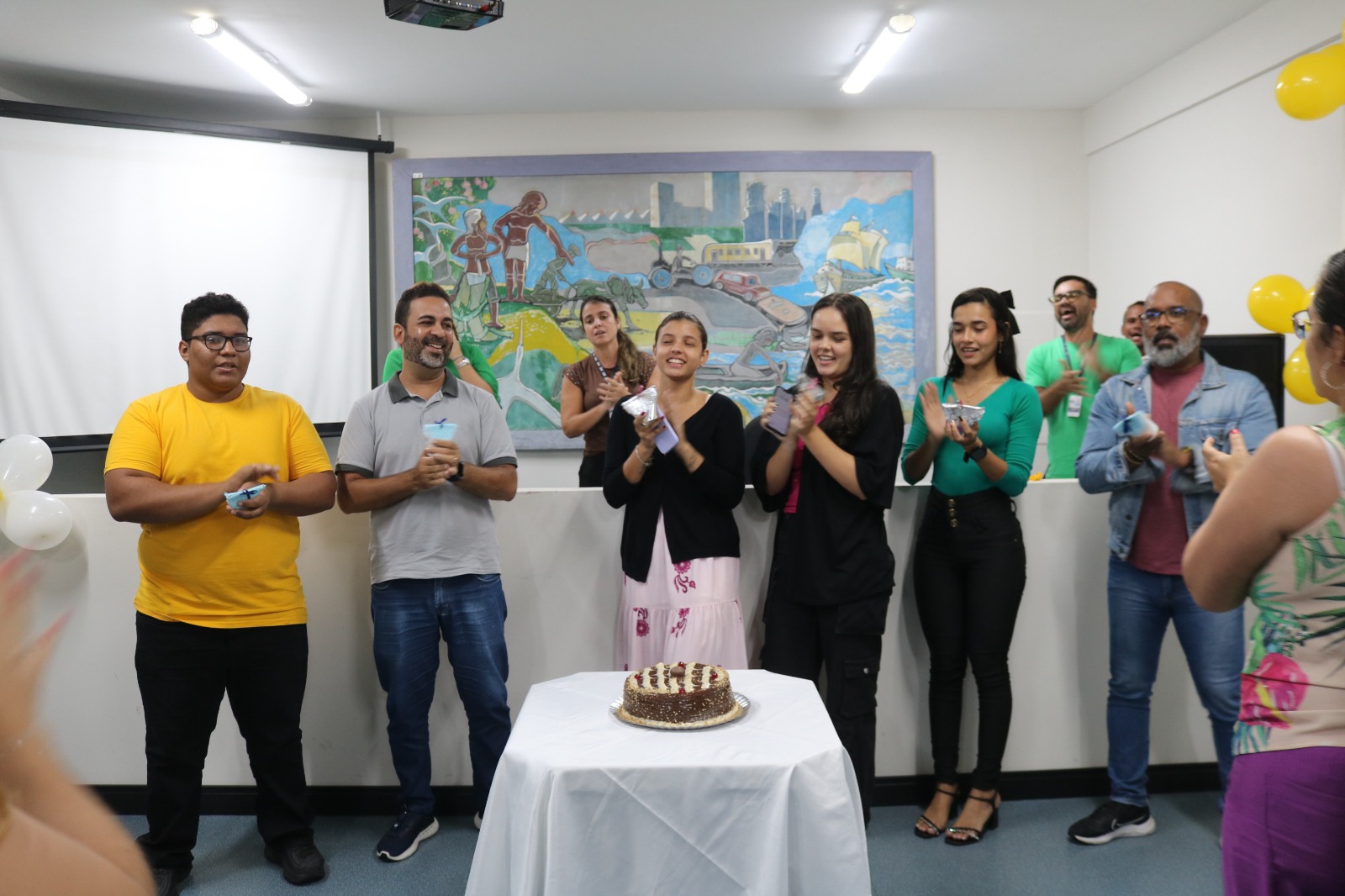 SMTT realiza confraternização para homenagear aniversariantes do mês de maio - SMTT Aracaju